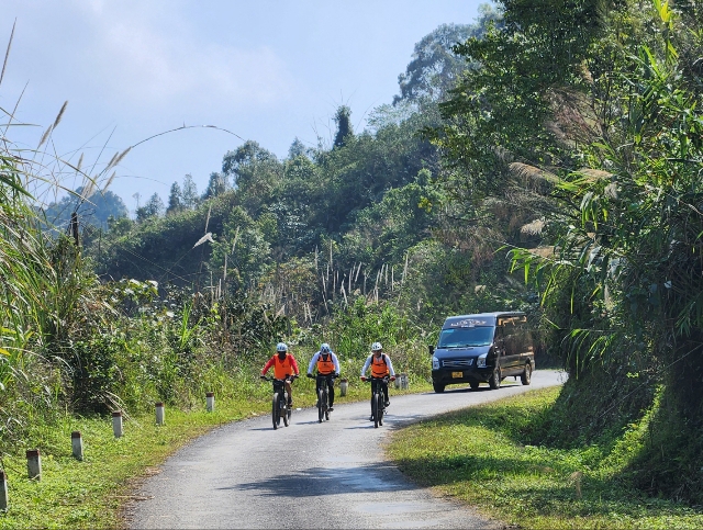 Northeast MTB Expedition – Conquer the Roads of Mong Cai, Cao Bang, and Ha Giang 15 Days